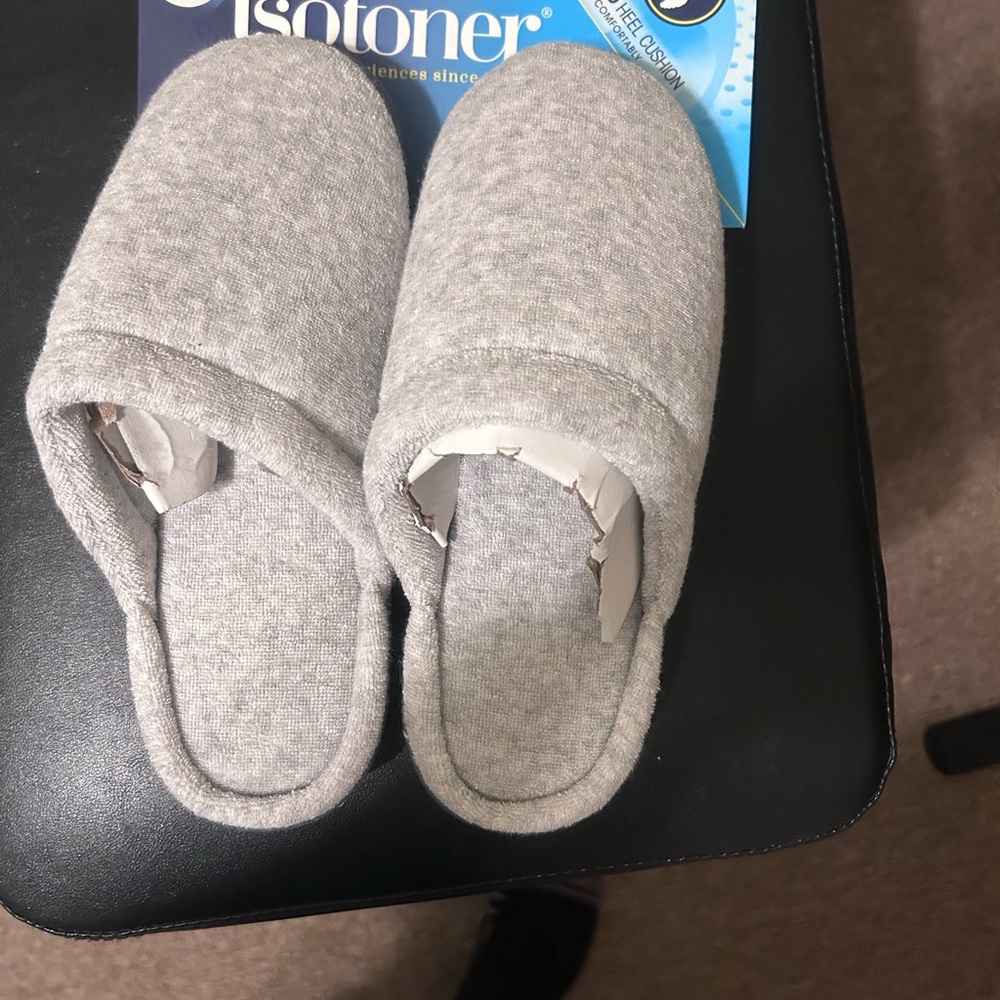 NEW Isotoner Sz 5.5-6 Soft Gray Footwear
